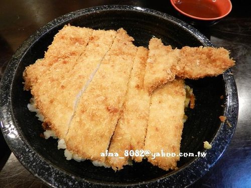 握壽司,日本料理,東街,東街日本料理,炙燒鮭魚(yú)握壽司,雞肉串燒