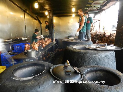 包心圓,宜蘭美食,植物園,牛奶土司,甕窯雞,義珍香,菓風,香草菲菲,麥香核桃