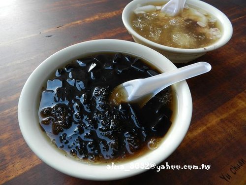 宋記胡椒餅,尾豆花店,淡水小吃,淡水老街,炭錢胡椒餅,胡椒餅,阿三哥小酥餅,黑殿飯店