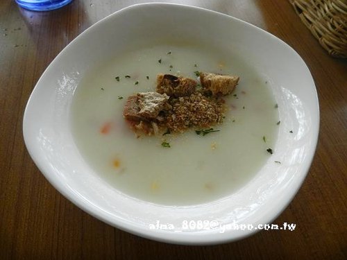 中港臭豆腐,新莊運(yùn)動(dòng)中心,蚵仔麵線,靴子義大利餐館