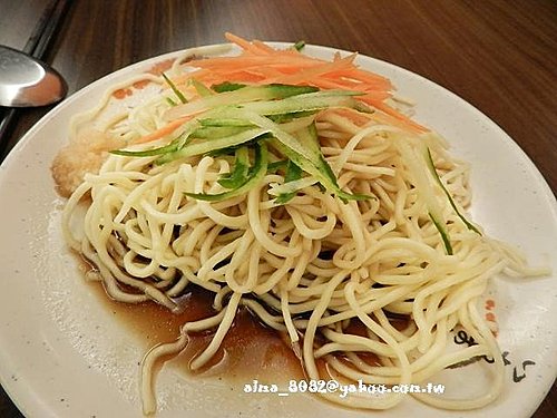 小楊脆腸滷味,涼麵,阿嬤的古早味涼麵