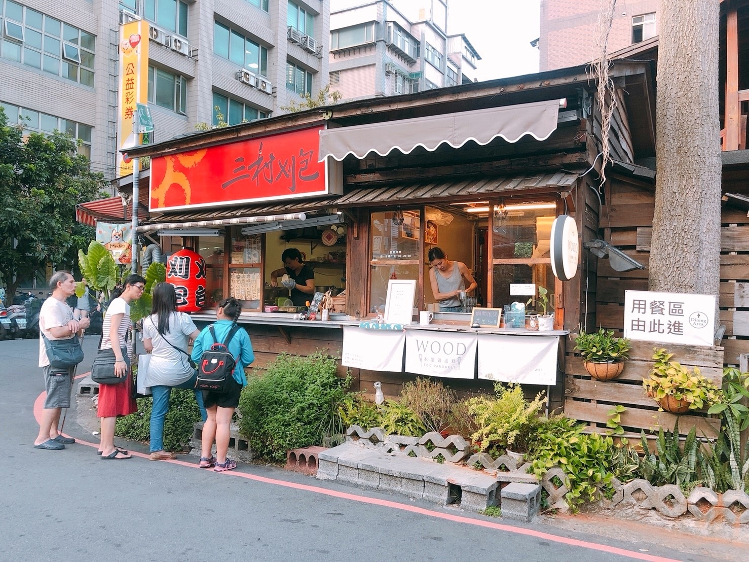 【桃園 小木屋美食圈】義大利人賣的提拉米蘇 Tiramisu。黑糖蛋形Wood木屋雞蛋糕