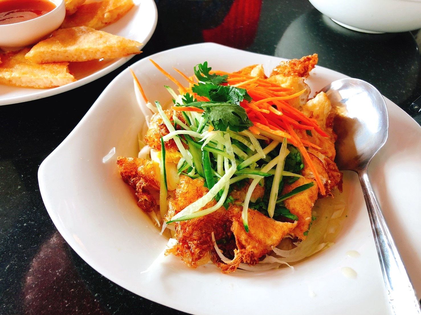 【桃園 七彩雲南】金陵店。夏天就是要大嗑「雲泰美食」酸甜涼拌超開胃/人氣首選米干