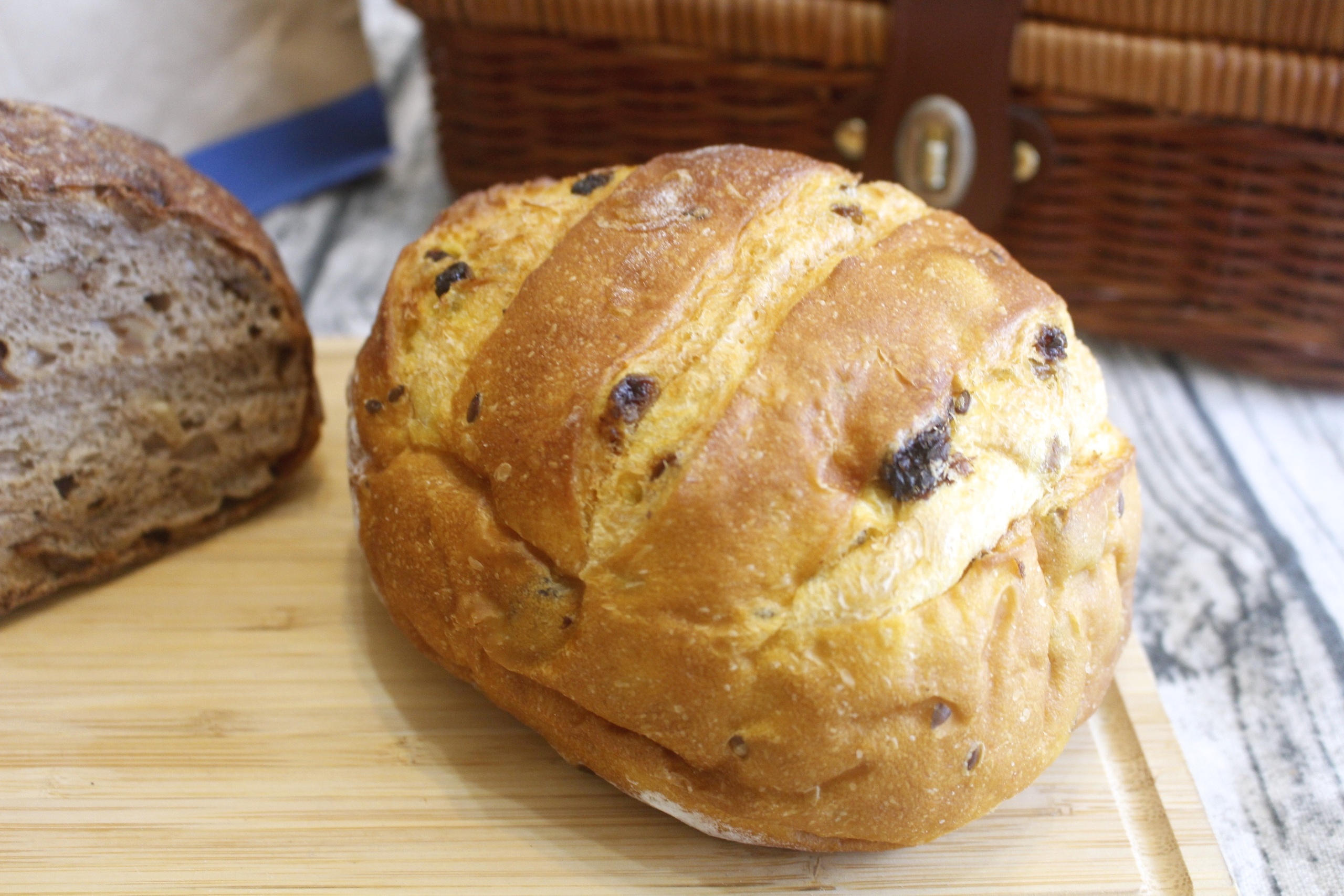 【桃園 REAL真?CAFé?BREAD】新型態麵包時尚店。鎮店之寶「酒釀桂圓」歐式麵包超美味！