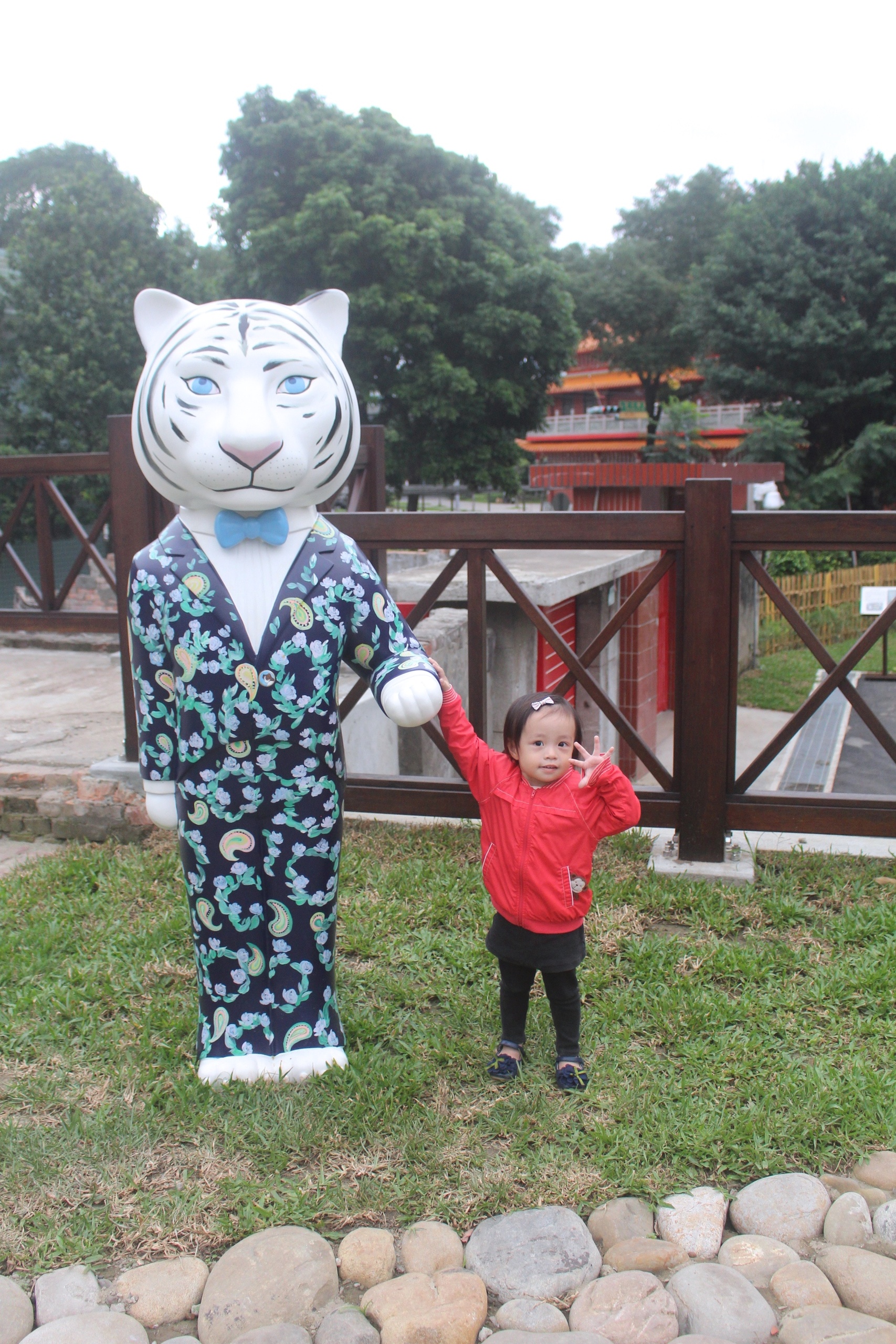 【新北 空軍三重一村】打卡眷村新亮點。家家酒遊戲區/馬賽克浴缸/塗鴉浴室/窗戶屋頂/粉紅夢幻屋