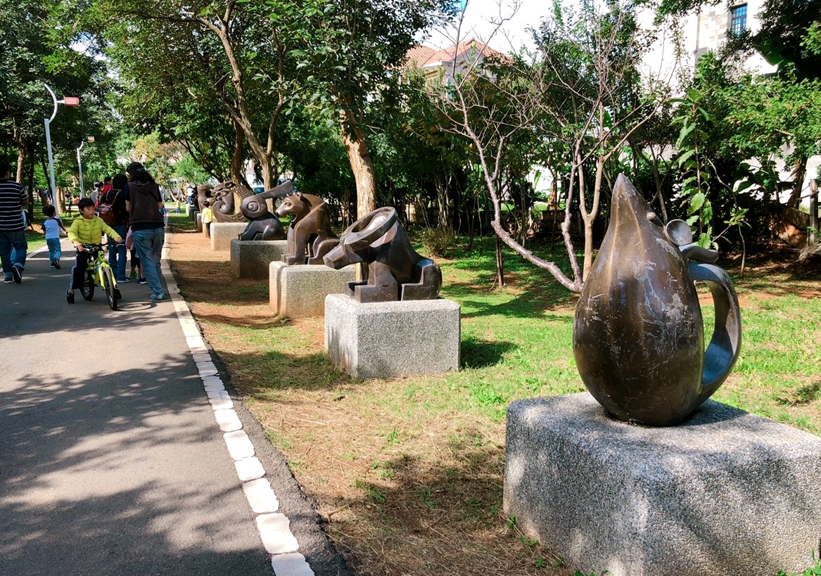 【新北 林口樂活公園】超立體捷運主題溜滑梯。四米高超快速來不及尖叫啦!!!