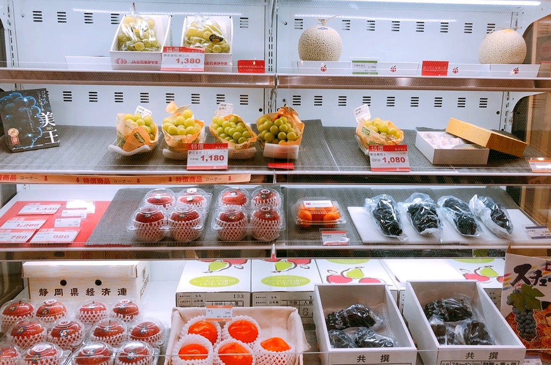 【臺北 J Fruit Mart】日本夫妻經營水果店。香蕉with藍莓醬/蜜柑鮮奶油三明治都好吃