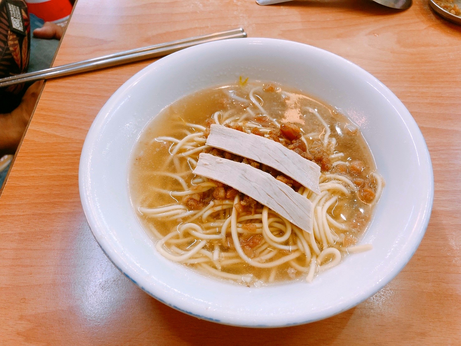 【臺南 福榮小吃店】邁向百年的阿瑞意麵。自製意麵不添加味精口味相當清淡！