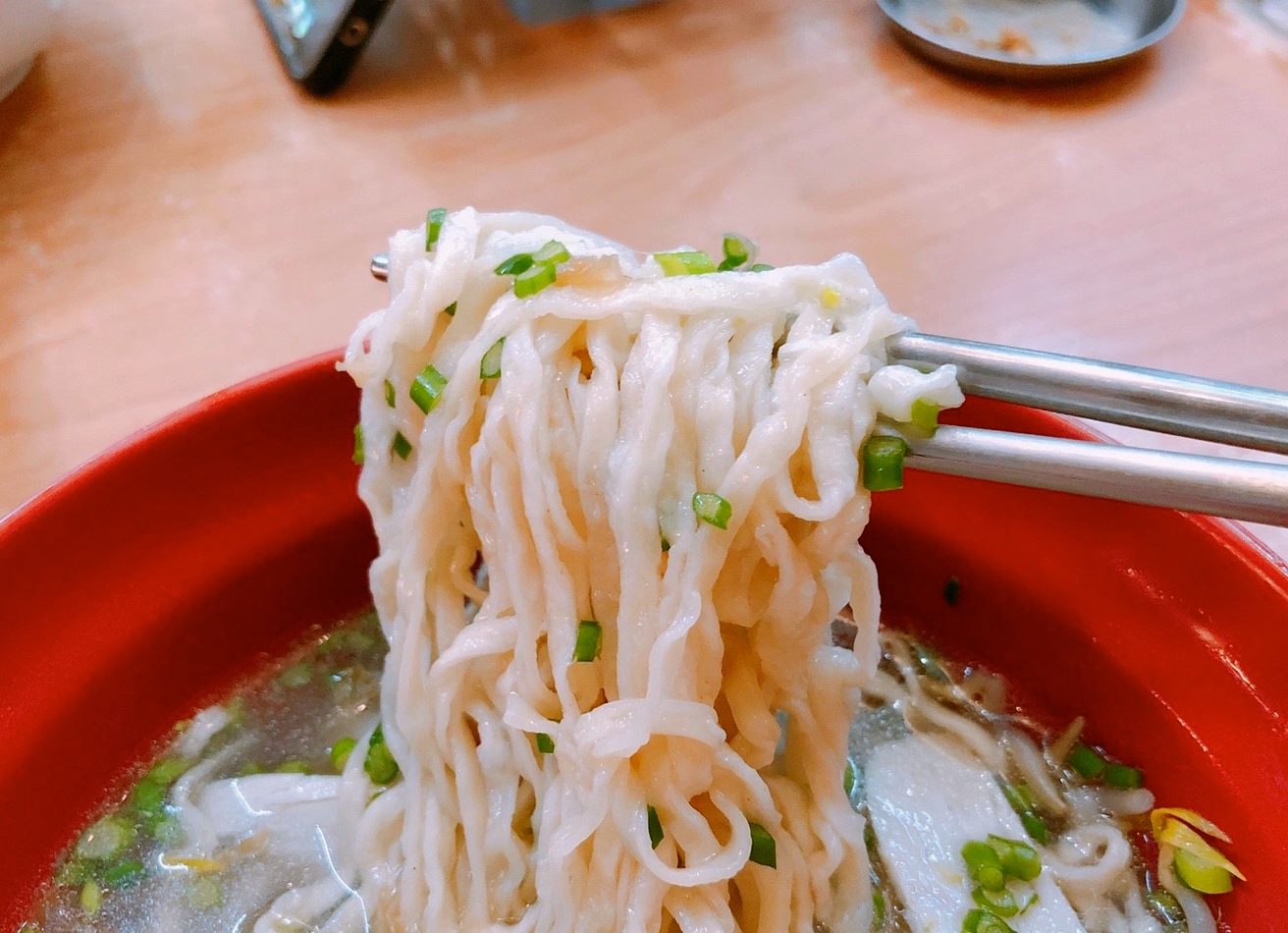 【臺南 福榮小吃店】邁向百年的阿瑞意麵。自製意麵不添加味精口味相當清淡！