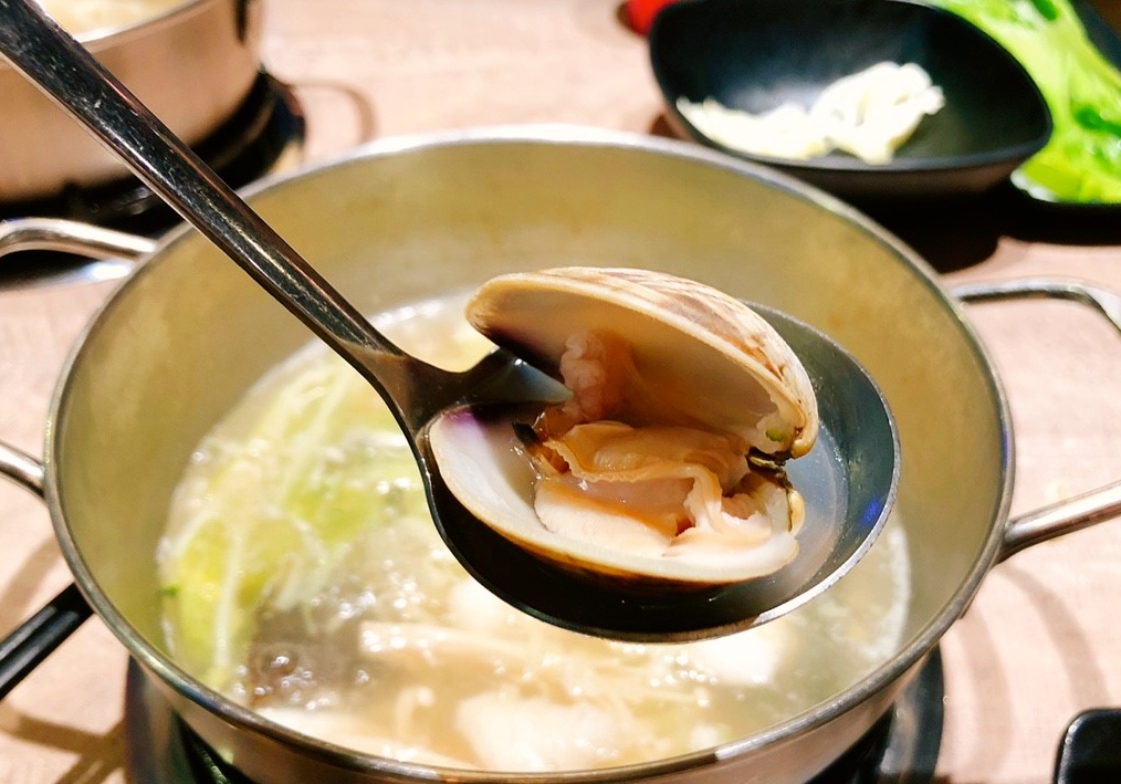 【臺北 東吉水產】馬辣集團也推超市火鍋。60元享有麵食.牛丼.UCC咖啡.MEJI冰淇淋無限吃