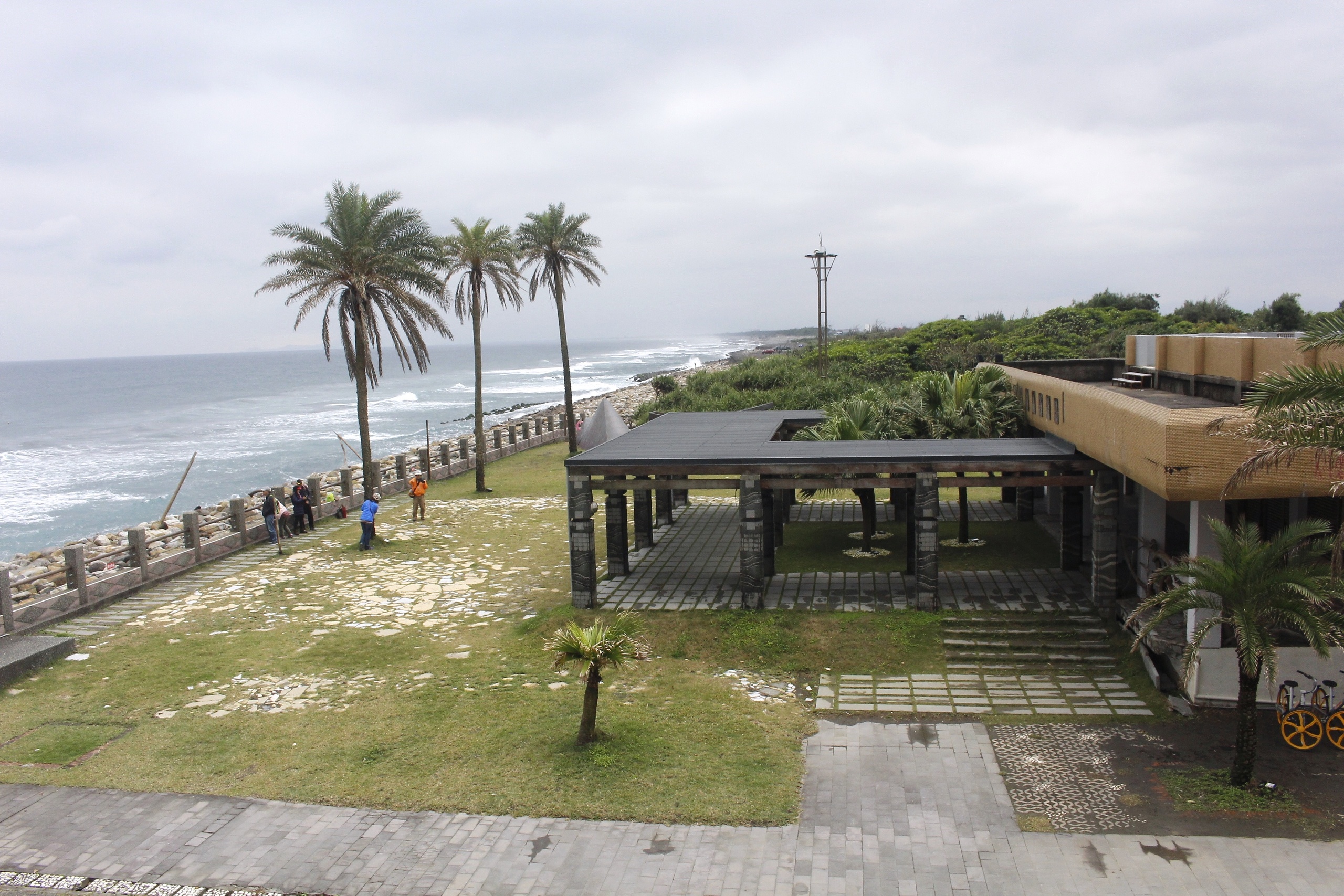 【宜蘭 濱海森林公園】海邊廢墟拍照點「八角瞭望臺」。360度零死角欣賞美景!!