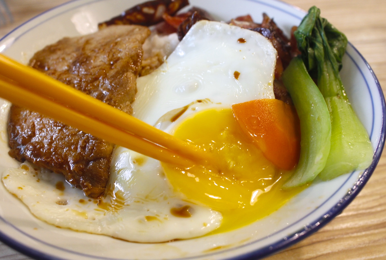 中壢美食,冰火波蘿油,手工港仔餅,永芯茶餐廳,港式早午餐,煲仔飯