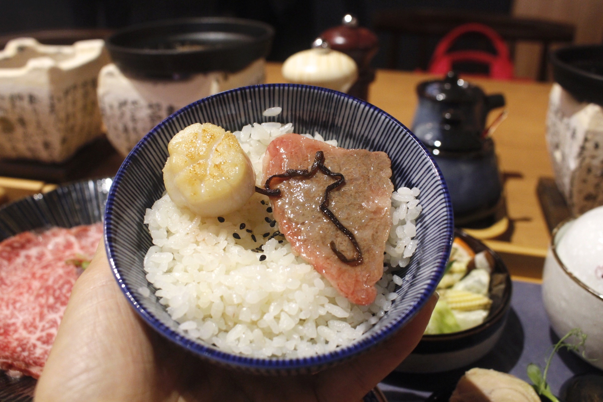 【食 東港強】屏東超人氣日本和牛直播◇桃園藝文就有分店！日本A5和牛、海鮮總匯干貝超澎湃