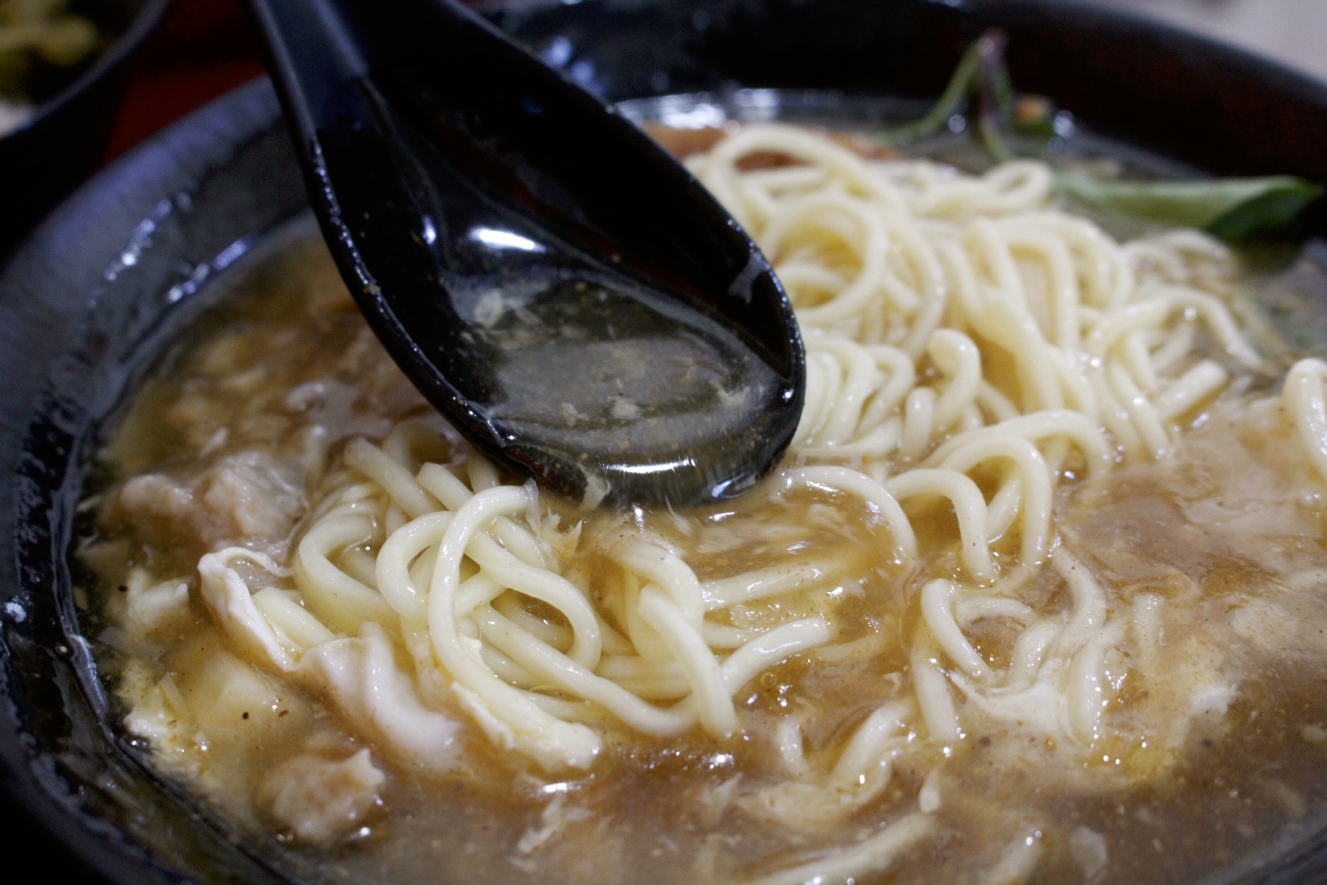 【食 三伍魷魚(yú)羹】傳承臺(tái)中老家三十年的老口味。招牌羹闆娘手工自己做.家常爌肉鹹香下飯！