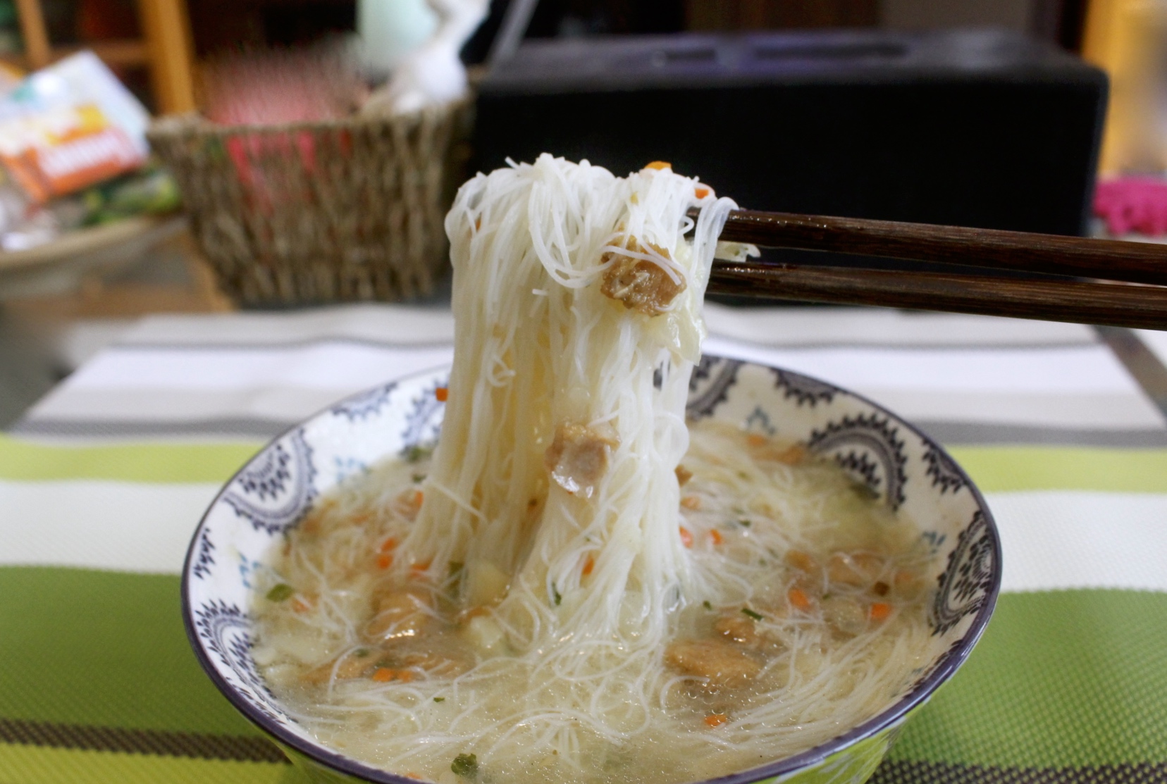 【食 漁品軒】基隆十大伴手禮！全臺(tái)唯一即食(泡)的海鮮米粉、XO醬讓菜色增添海鮮風(fēng)味