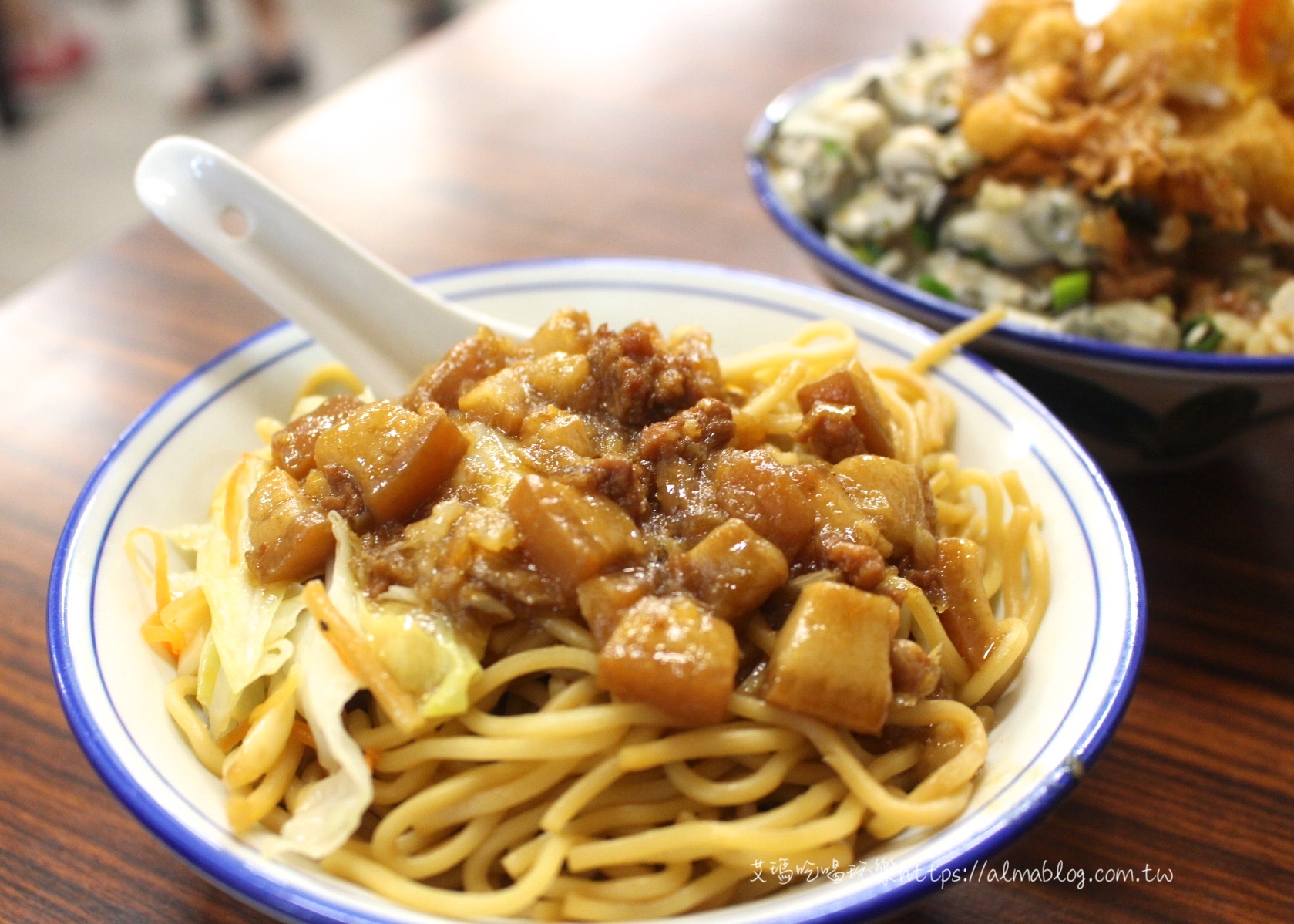 黑點師魯肉飯