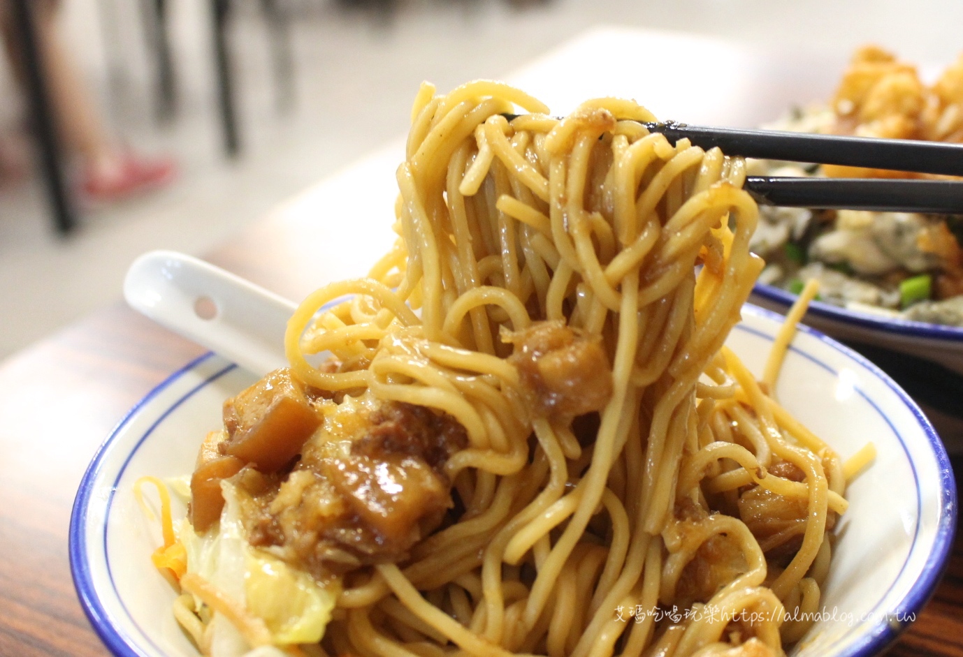 黑點師魯肉飯