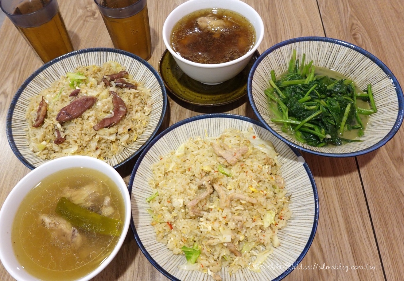 龍巢飯麵館