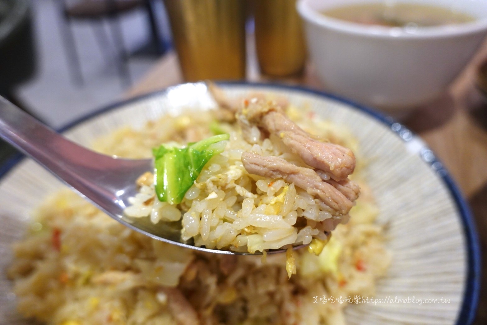 龍巢飯麵館