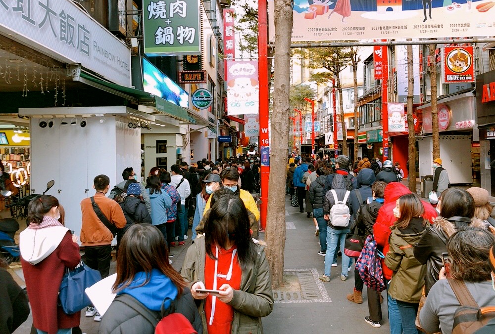 〖Don Don Donki〗臺灣也有24H唐吉軻德！DON DON DONKI 西門店一次逛三層．日本藥妝.生鮮.零食.18禁