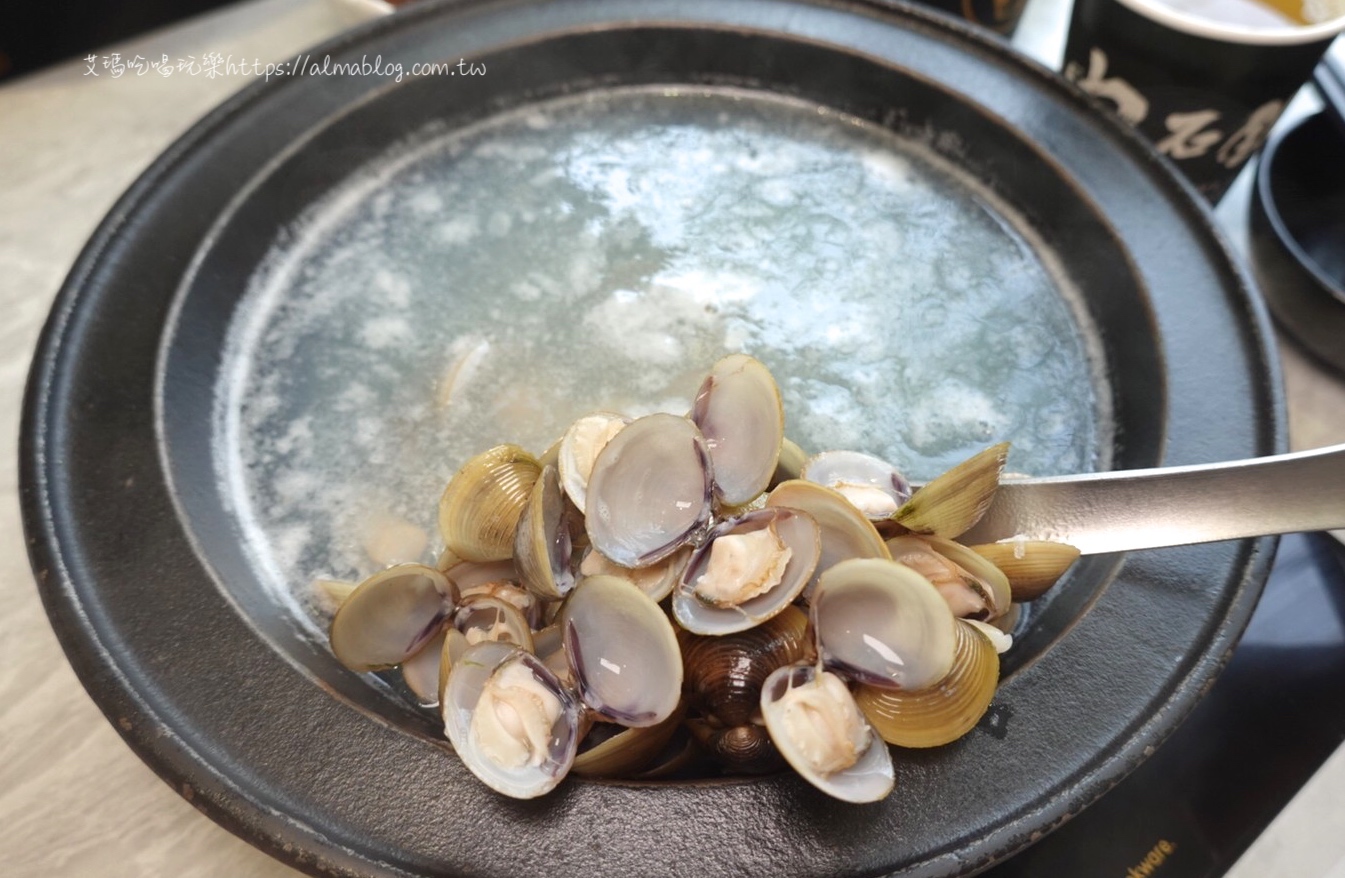 比手掌大巨霸海虎蝦！隱藏版限量雙鍋王．10種海鮮+12盎司肉盤．打卡還送肉盤！