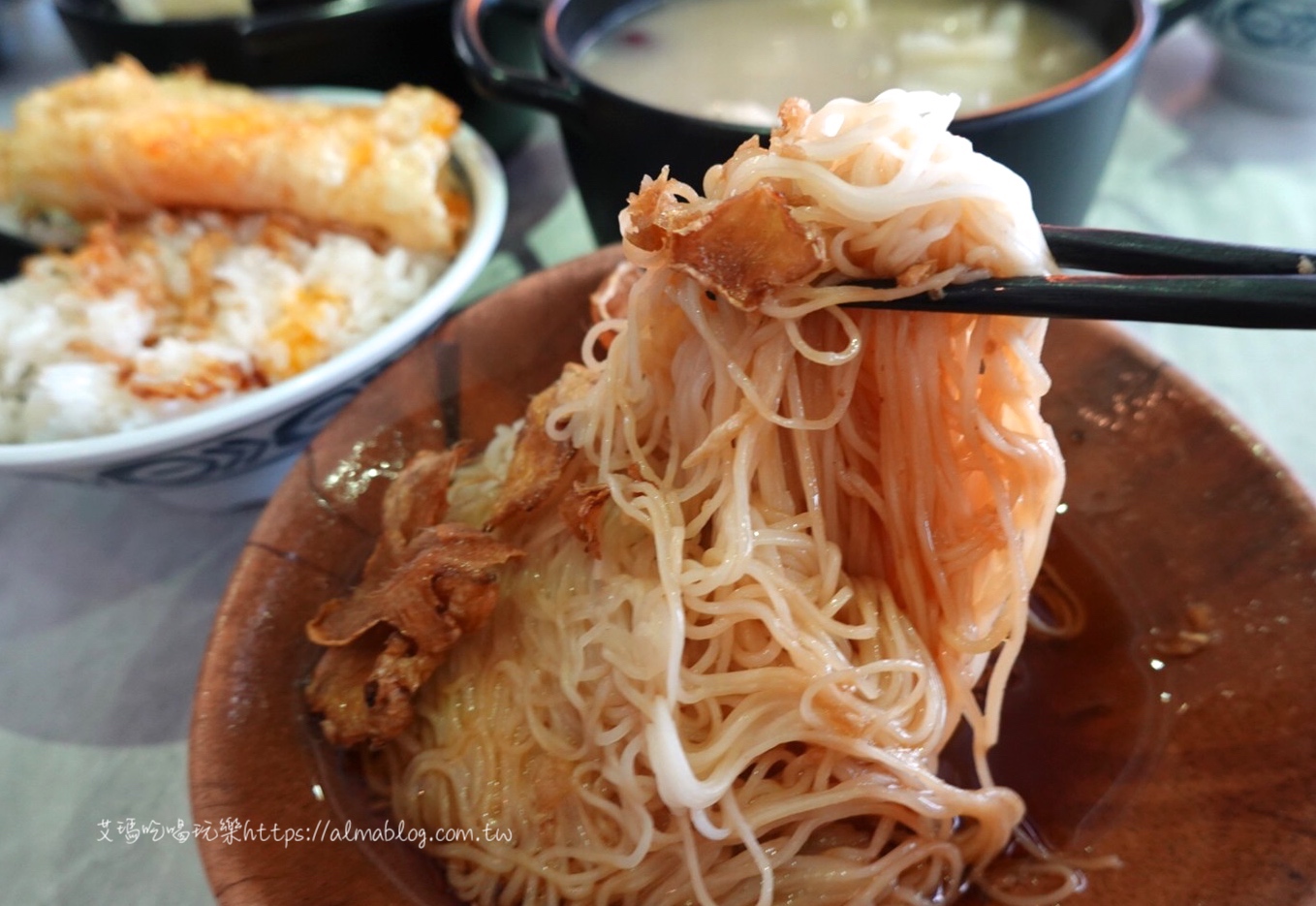 臺中美食,國民小吃,川辣滷肉飯,港式胡椒蛤蠣煲湯,滷肉飯,福來芳x川辣銷魂飯館,老饕滷肉飯,豬油拌飯,香菇蛤蠣雞,麻油乾麵線,麻辣豆腐鴨血泡麵