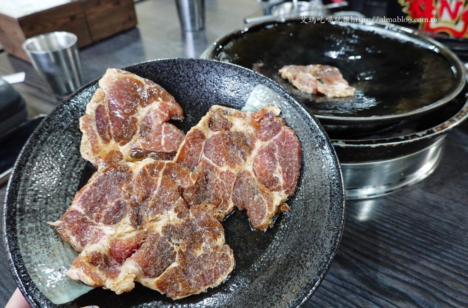 〖韓鼎韓式鍋蓋烤肉〗鍋蓋也能烤肉？生菜包肉吃最爽！150元海鮮煎餅好大一片．辣炒年糕更經典