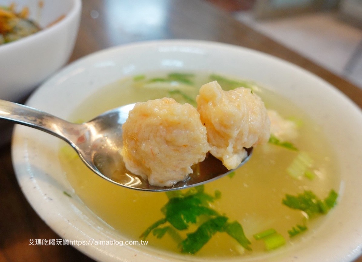 南部小吃,彰化美食,海陸鮮蚵蓋飯,蚵仔煎,蝦丸湯,鹿港小吃,鹿港老街,鹿港阿南師民俗小吃