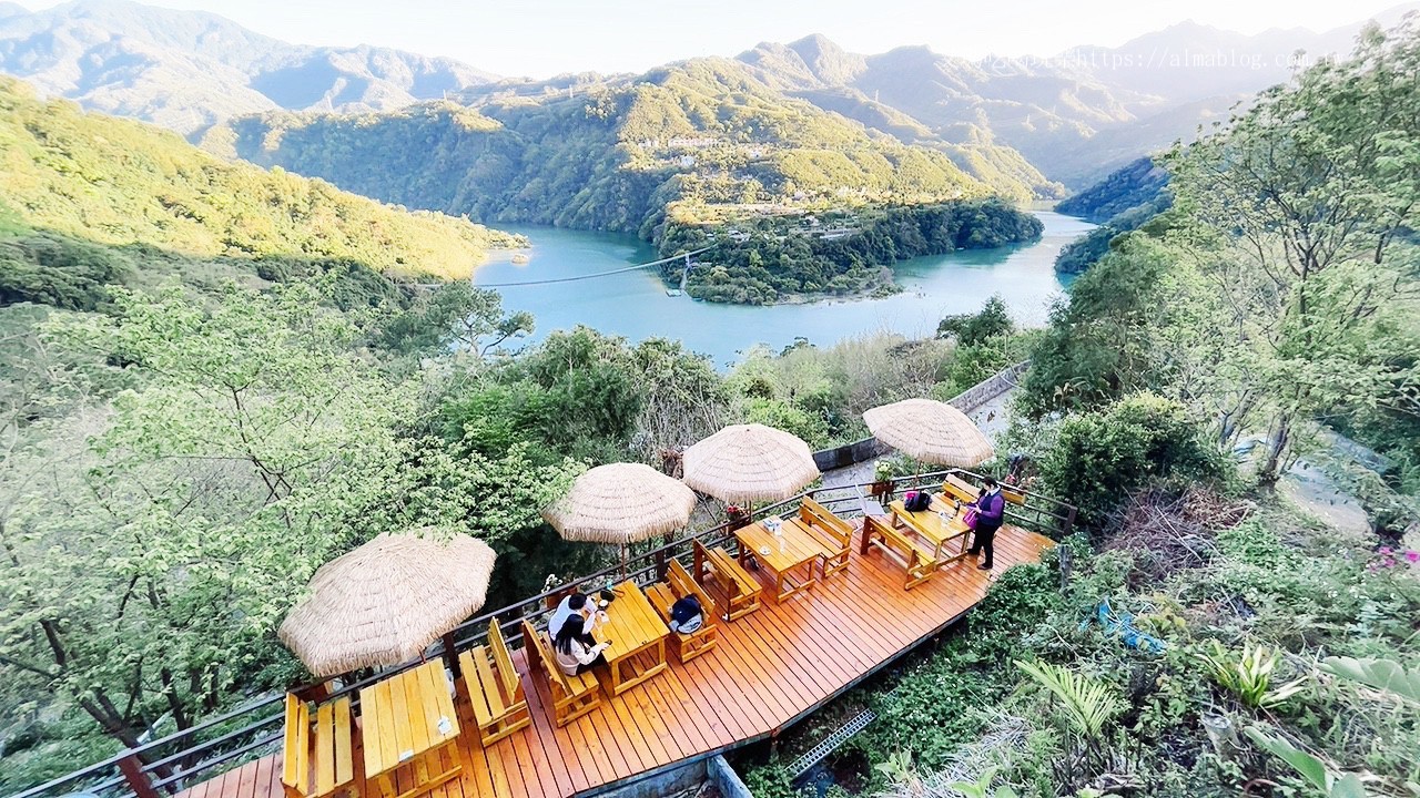 森鄰水岸景觀咖啡館