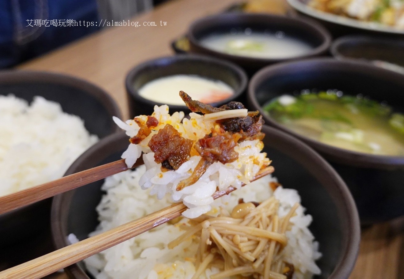 千夜一夜干 丼飯,午仔魚(yú),吃到飽,日式丼飯,桃園美食,燒肉飯,花魚(yú)一夜干,蘆竹美食,豬排丼飯