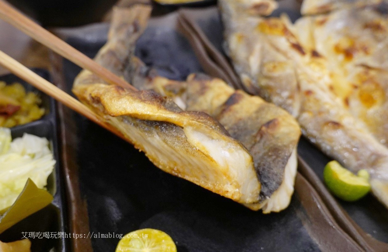 千夜一夜干 丼飯,午仔魚,吃到飽,日式丼飯,桃園美食,燒肉飯,花魚一夜干,蘆竹美食,豬排丼飯