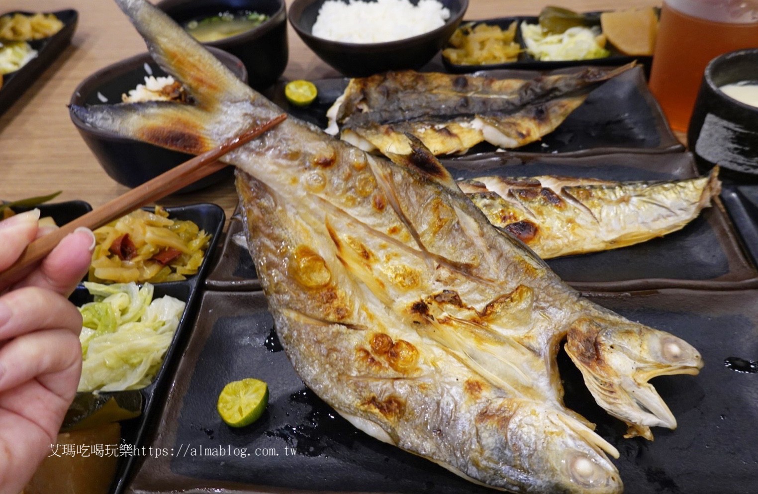 千夜一夜干 丼飯,午仔魚,吃到飽,日式丼飯,桃園美食,燒肉飯,花魚一夜干,蘆竹美食,豬排丼飯