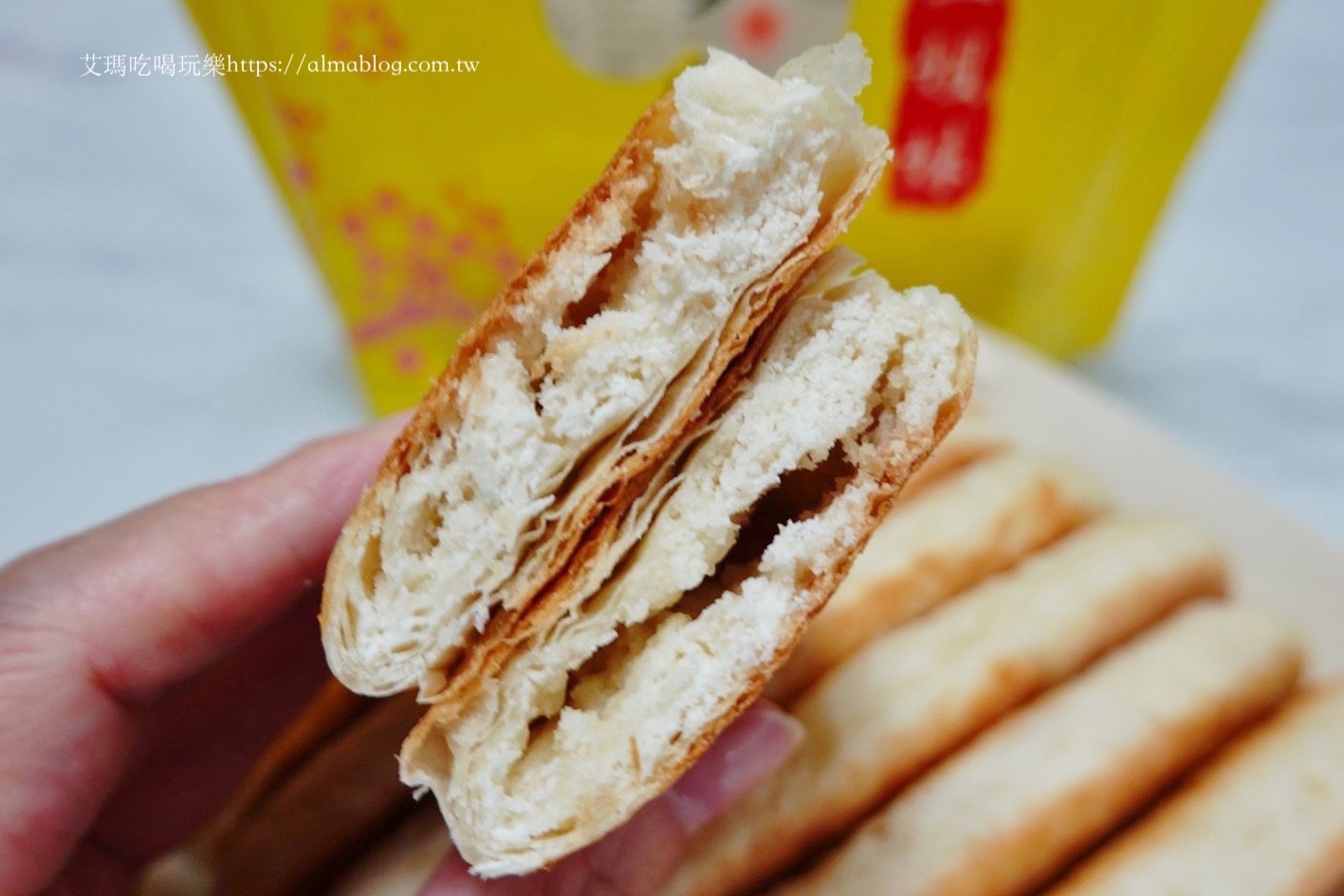 板橋梅華珍鹿港牛舌餅.三姊妹