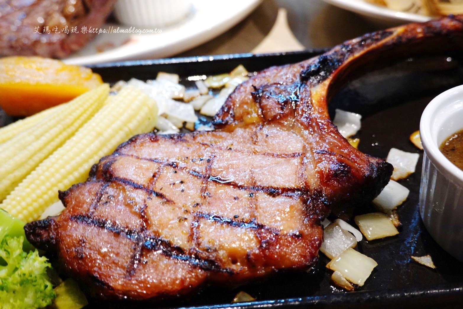 原肉塊濕式熟成技術,臺北美食,吃到飽,瀧厚炙燒牛排大安店,炙燒豬排,牛排,肋眼牛排