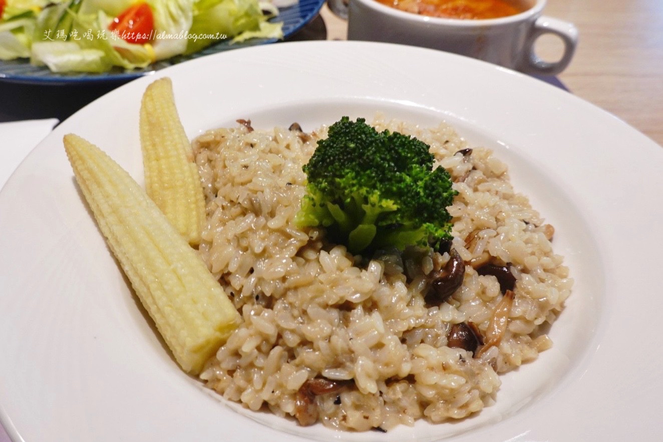 原肉塊濕式熟成技術,臺北美食,吃到飽,瀧厚炙燒牛排大安店,炙燒豬排,牛排,肋眼牛排