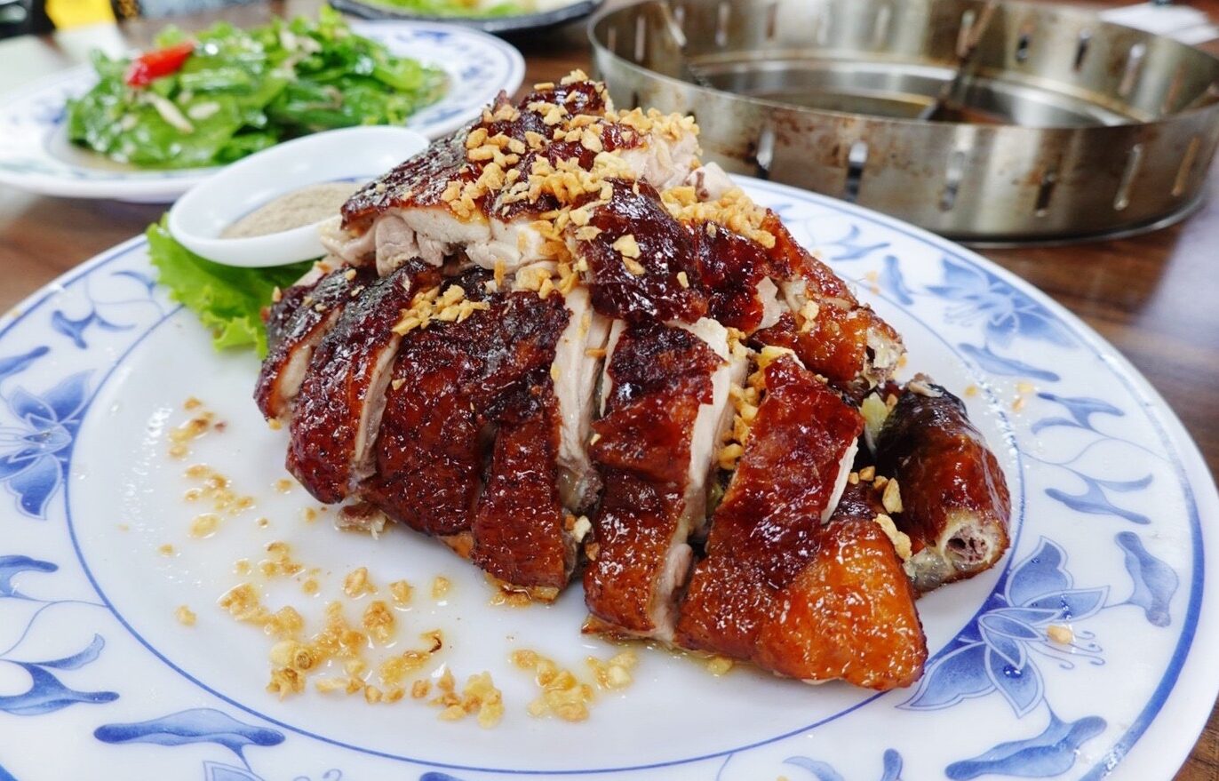 三峽美食,土雞,土雞城,好滋味土雞莊,新北美食,沙拉冷筍,炒山蘇,脆皮雞,金沙中卷