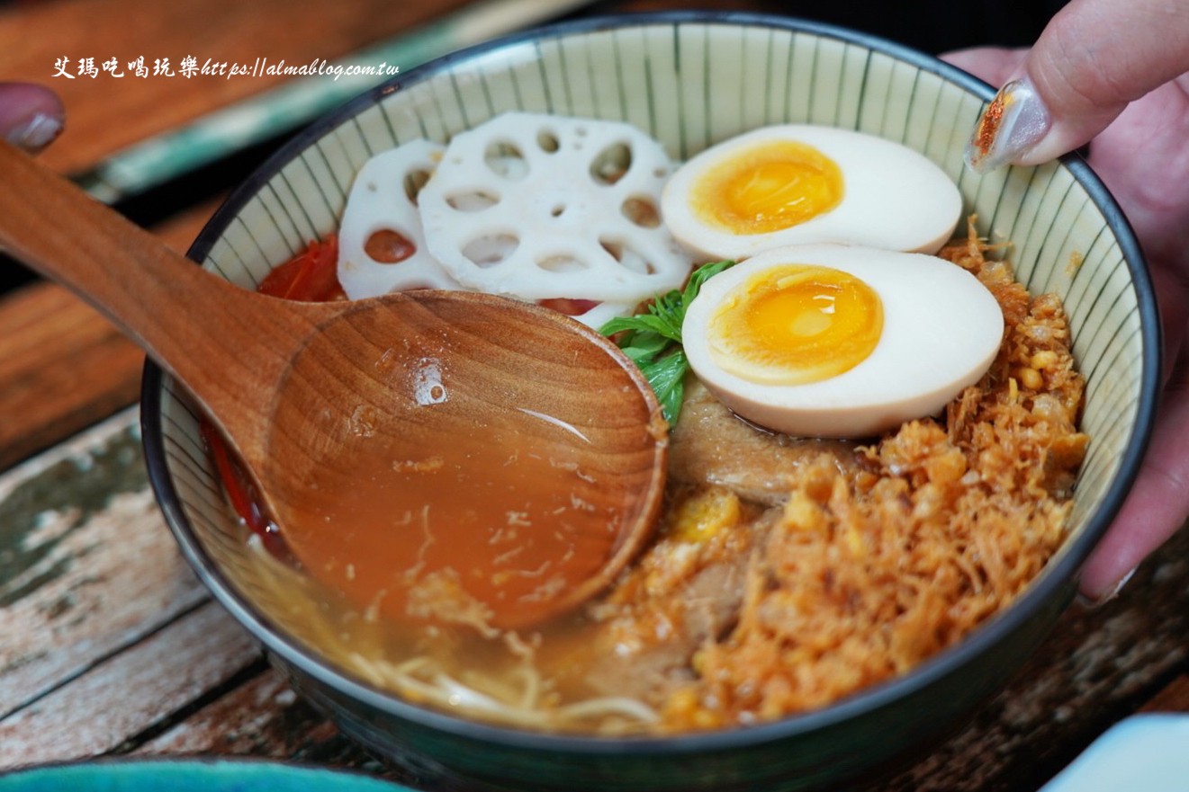 博多豚骨拉麵,唐揚(yáng)雞,壽星禮,山禾堂拉麵(中壢店),拉麵,日式叉燒肉吃到飽,桃園美食,池袋醬油拉麵,淡麗鹽味拉麵,清湯豆皮拉麵,花生芝麻醬涼麵,黑麻麻山珍海味拉麵