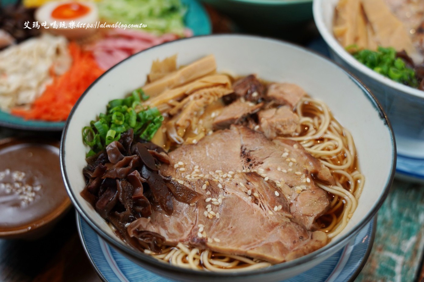 博多豚骨拉麵,唐揚(yáng)雞,壽星禮,山禾堂拉麵(中壢店),拉麵,日式叉燒肉吃到飽,桃園美食,池袋醬油拉麵,淡麗鹽味拉麵,清湯豆皮拉麵,花生芝麻醬涼麵,黑麻麻山珍海味拉麵