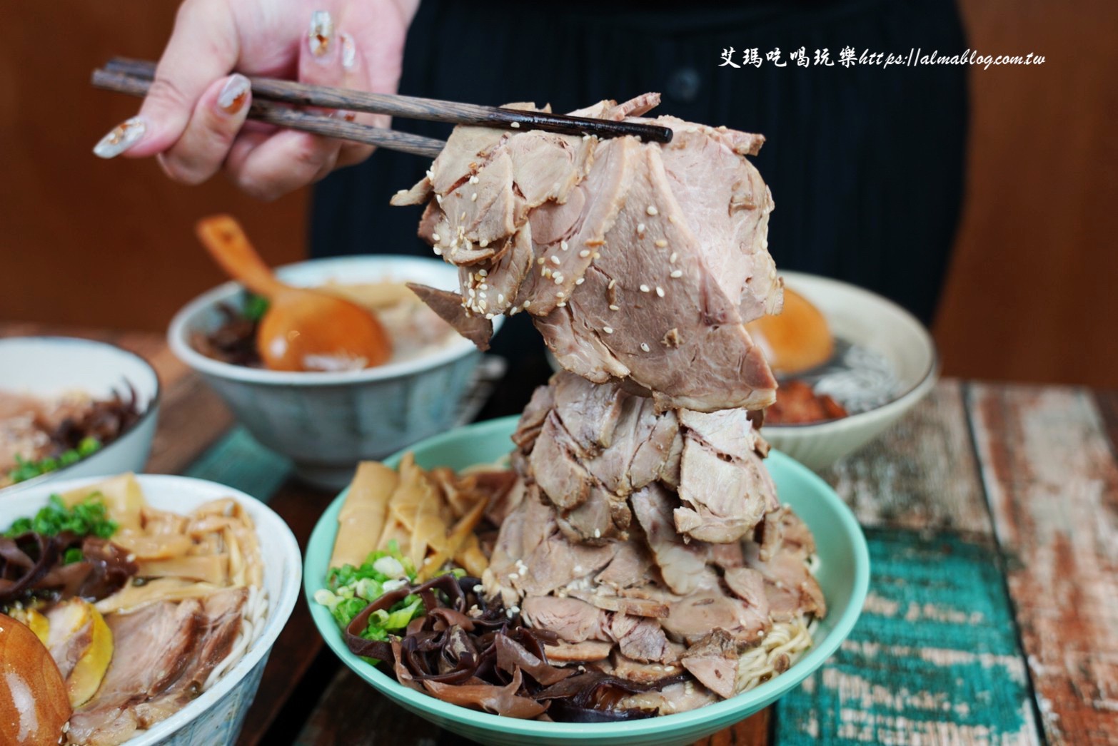 博多豚骨拉麵,唐揚(yáng)雞,壽星禮,山禾堂拉麵(中壢店),拉麵,日式叉燒肉吃到飽,桃園美食,池袋醬油拉麵,淡麗鹽味拉麵,清湯豆皮拉麵,花生芝麻醬涼麵,黑麻麻山珍海味拉麵