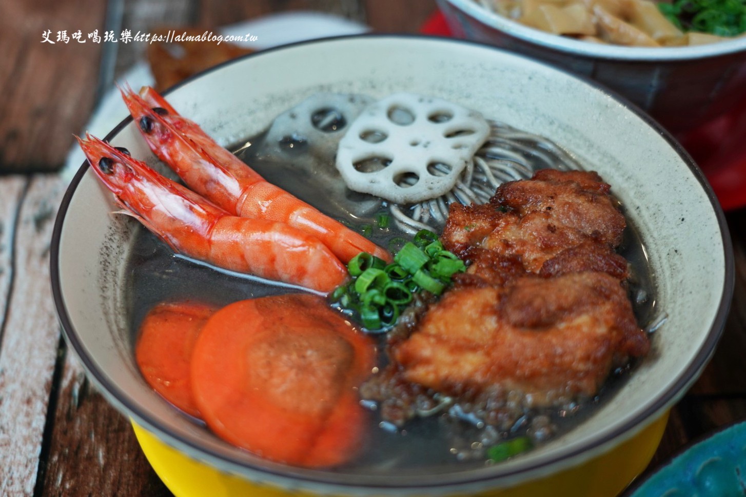 博多豚骨拉麵,唐揚(yáng)雞,壽星禮,山禾堂拉麵(中壢店),拉麵,日式叉燒肉吃到飽,桃園美食,池袋醬油拉麵,淡麗鹽味拉麵,清湯豆皮拉麵,花生芝麻醬涼麵,黑麻麻山珍海味拉麵