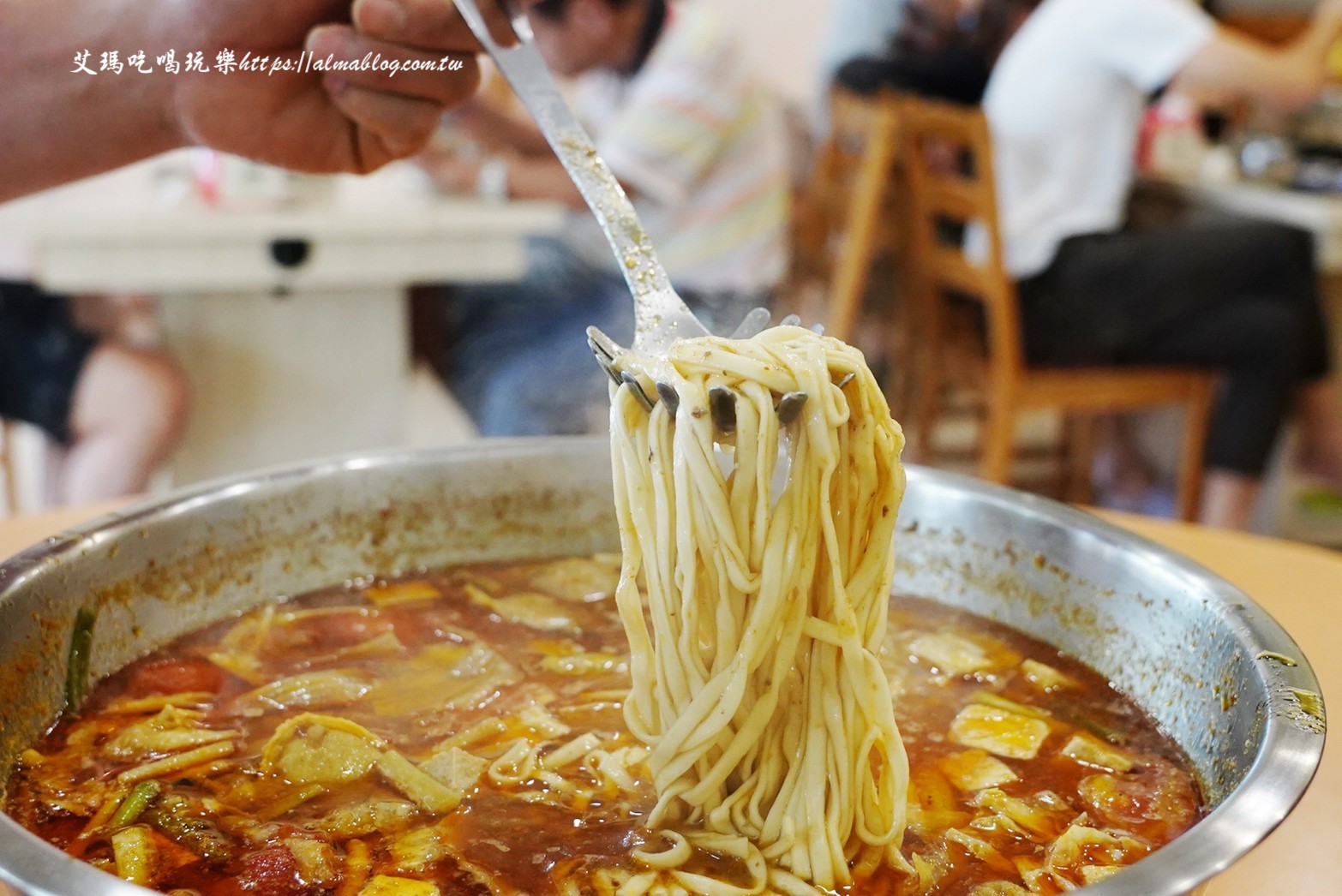 老余牛家莊,牛肉鍋,桃園美食,鍋物,桃園後站,牛肉麵