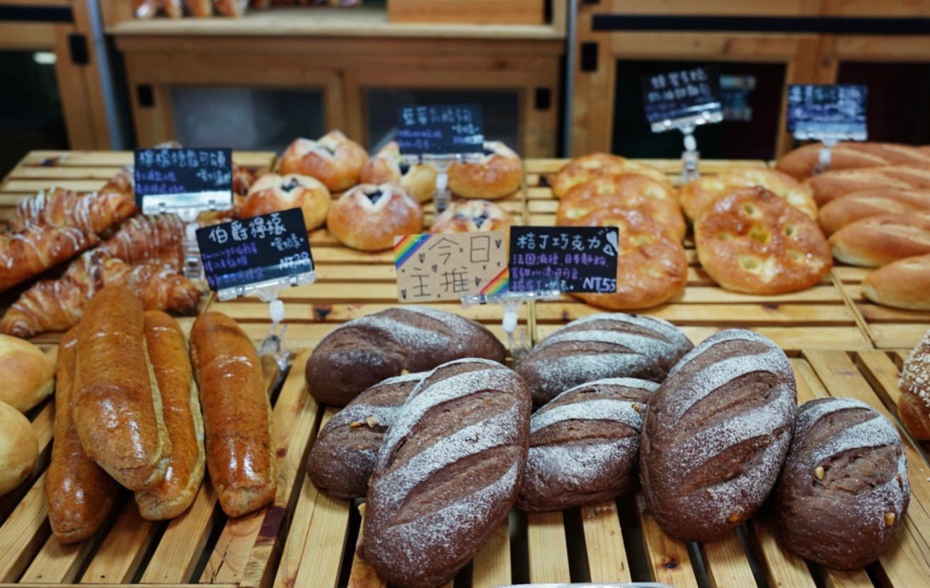 桃園美食,農(nóng)場麵包Farm Bread,麵包,龍?zhí)睹朗?早午餐,臺灣小吃,炒泡麵,早餐,手搖飲,吐司,堅果塔,泡菜牛炒泡麵