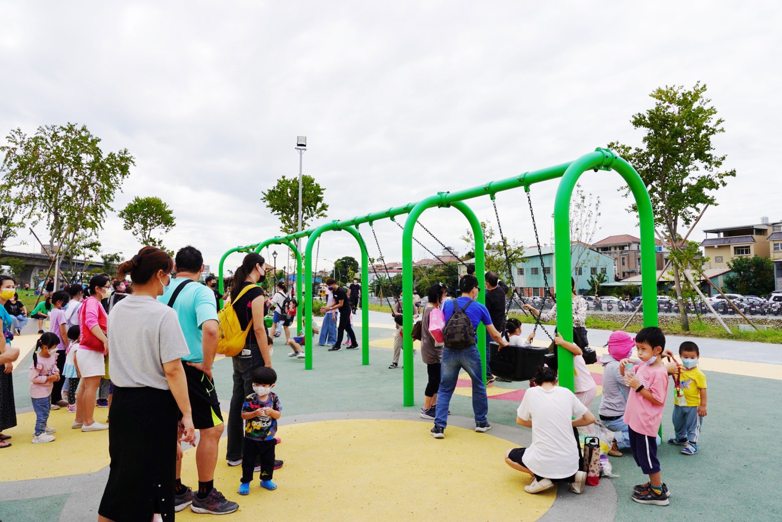 臺中景點,免費景點,公園,臺中公園,馬卡龍公園,溜滑梯