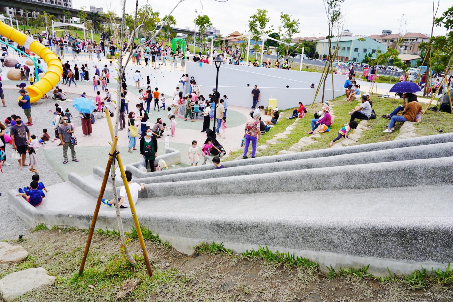 臺中景點,免費景點,公園,臺中公園,馬卡龍公園,溜滑梯