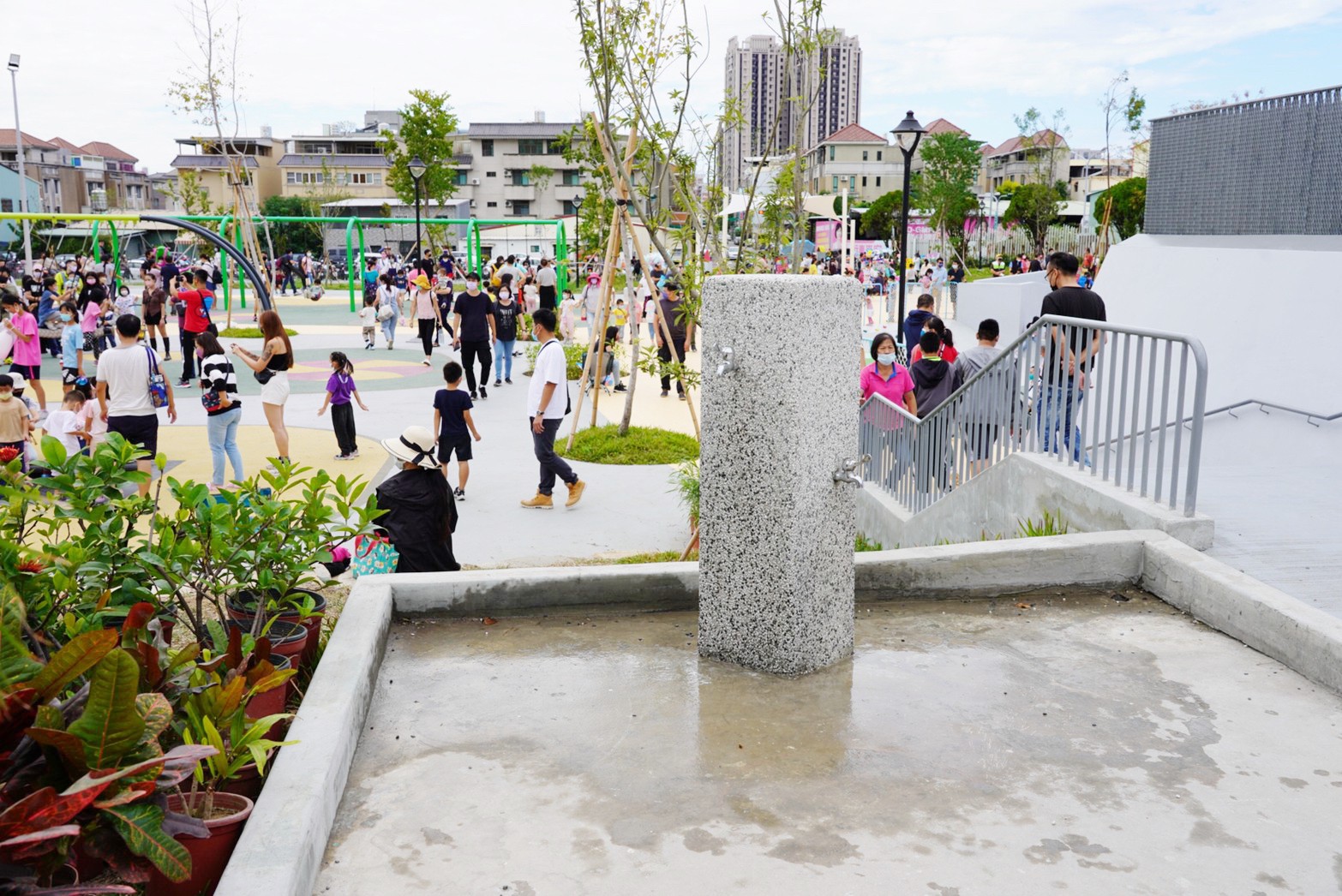 臺中景點,免費景點,公園,臺中公園,馬卡龍公園,溜滑梯