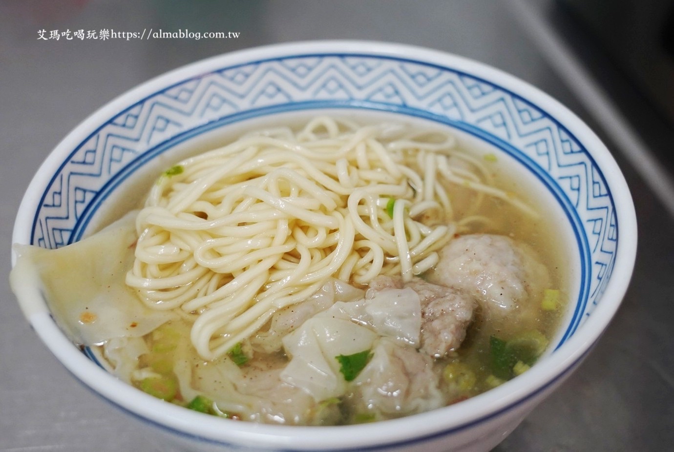 一香飲食店,臺灣小吃,宜蘭美食,菜市場美食,餛飩麵,魚肉丸,麻醬麵