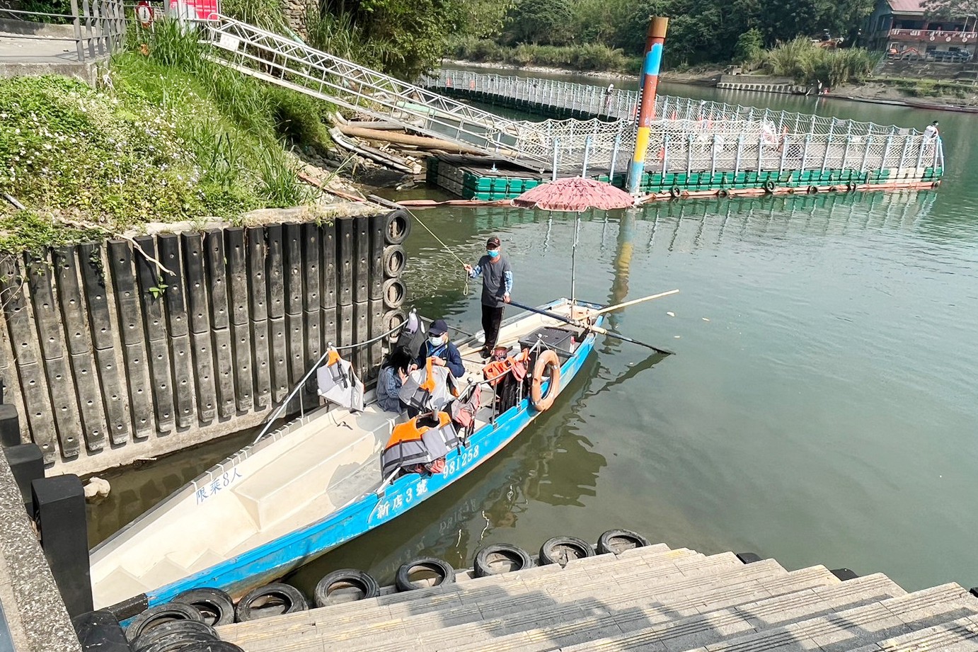 新店百年渡船,新店擺渡,劃船,坐船,灣潭遊戲區(qū)公園,新北景點(diǎn),親子景點(diǎn),碧潭好玩,新店碧潭