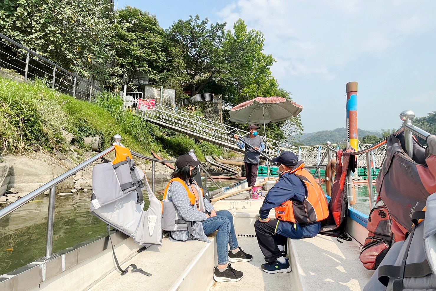 新店百年渡船,新店擺渡,劃船,坐船,灣潭遊戲區(qū)公園,新北景點(diǎn),親子景點(diǎn),碧潭好玩,新店碧潭