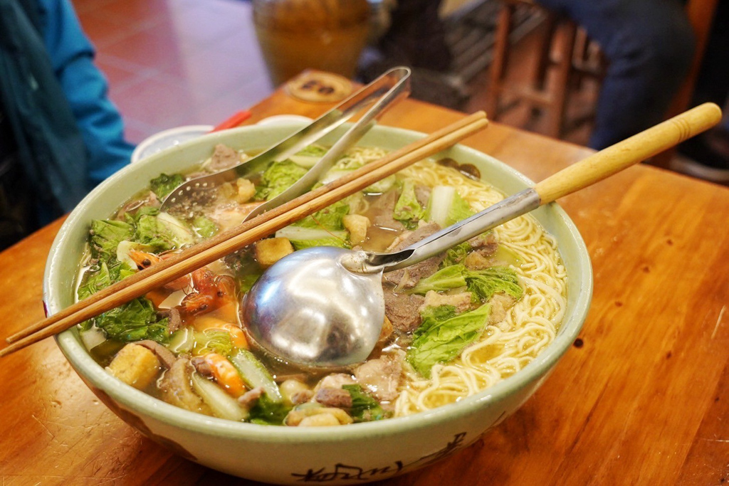 新北美食,八里美食,張吳記什錦麵,什錦麵,蚵仔捲,蘿蔔糕,美食,臺灣小吃