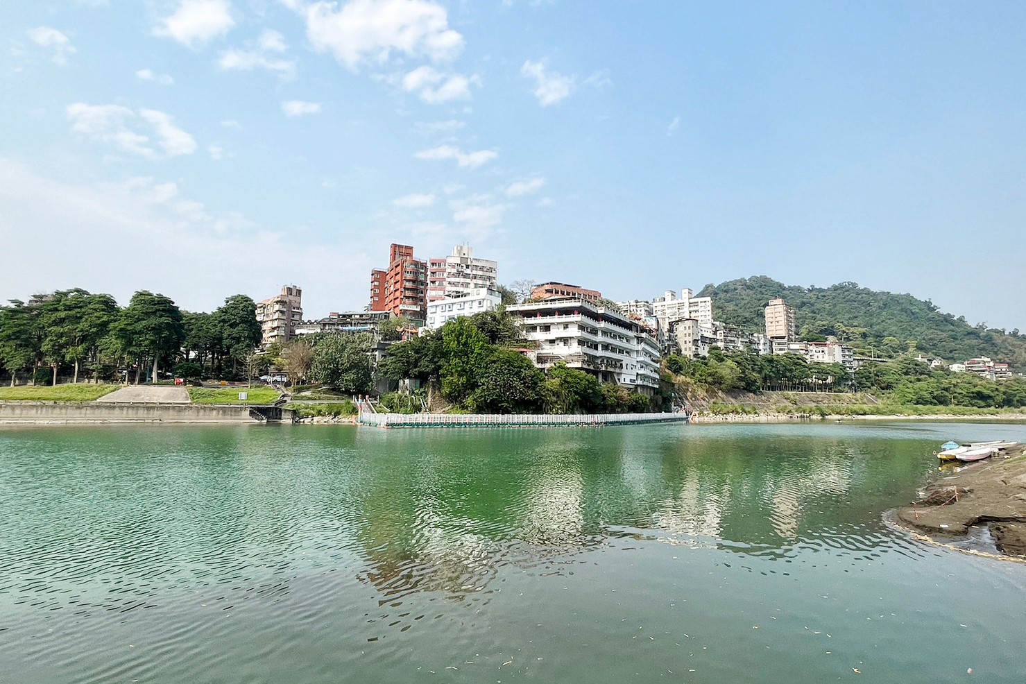 新店百年渡船,新店擺渡,劃船,坐船,灣潭遊戲區(qū)公園,新北景點(diǎn),親子景點(diǎn),碧潭好玩,新店碧潭